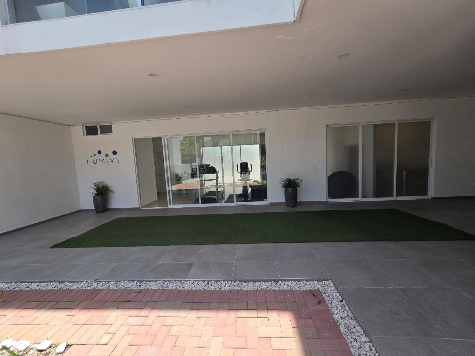 Terraza y entrada de Lumive Fisioterapia Punta Juriquilla